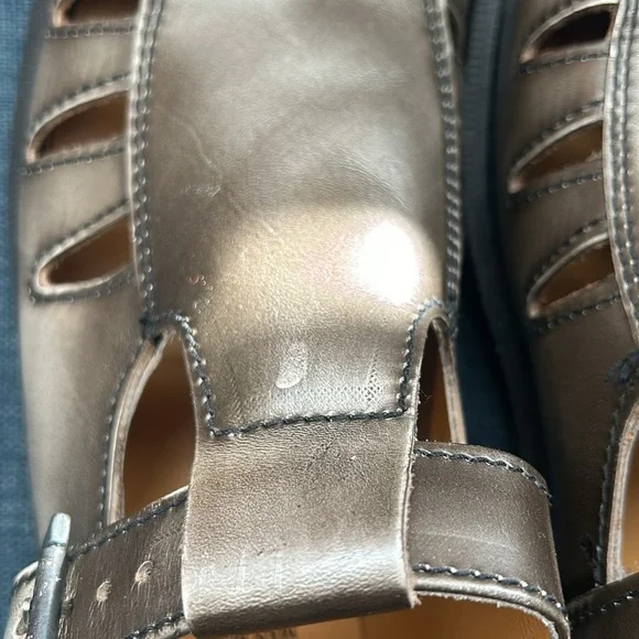 Like New Vintage Bronze Doc Marten Mary Janes Size 8 UK Women’s 10 - Picture 2 of 8